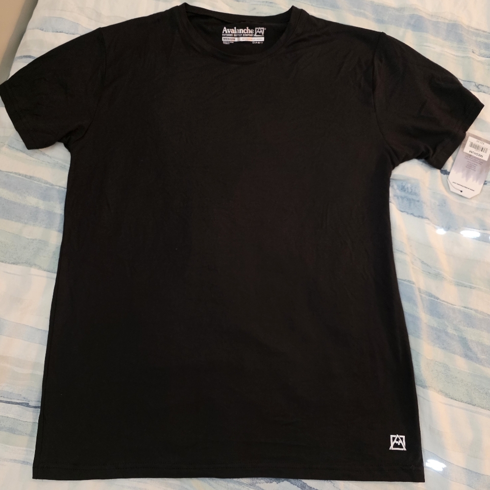 Avalanche men’s short-sleeve crewneck t-shirts NWT
